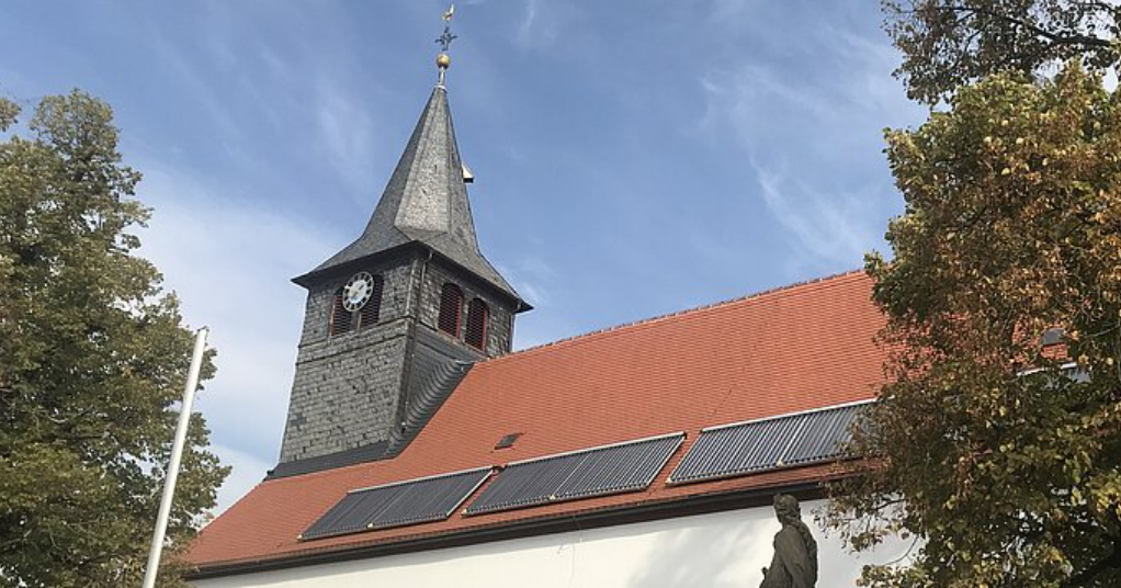 Kirche Pfalz mit Solardach