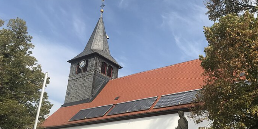 Kirche Pfalz mit Solardach