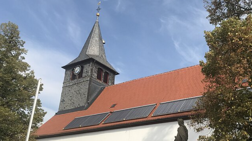 Kirche Pfalz mit Solardach